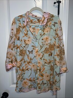 🦋Rose & Olive 2X Pink & Mint Blue Floral Button-Up Top Butterfly Shirt
